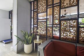 Palette Hotel near Padma