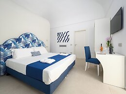 Blue Sky Luxury Palace