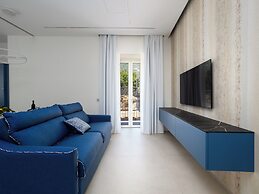 Blue Sky Luxury Palace