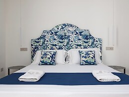 Blue Sky Luxury Palace