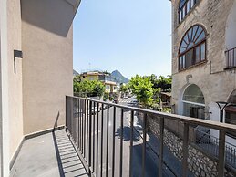 Blue Sky Luxury Palace