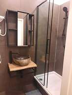 Bright 2BR Apartment Near Main Sights