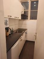 Bright 2BR Apartment Near Main Sights