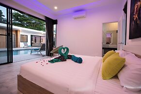 Modern 5 Bedrooms Pool Villa Curtis