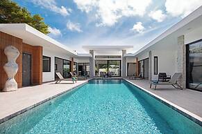 Modern 5 Bedrooms Pool Villa Curtis