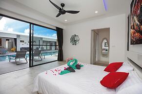 Modern 5 Bedrooms Pool Villa Curtis