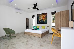 Modern 5 Bedrooms Pool Villa Curtis