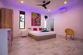 Modern 5 Bedrooms Pool Villa Curtis