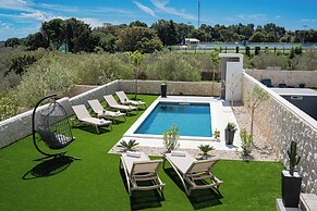 Salt & Stone-apartment with private pool