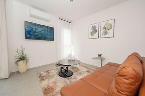 Salt & Stone-apartment with private pool