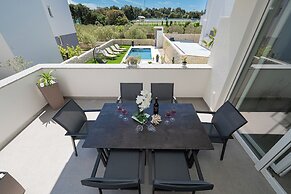 Salt & Stone-apartment with private pool