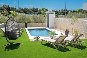 Salt & Stone-apartment with private pool