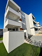 Salt & Stone-apartment with private pool