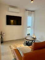 Salt & Stone-apartment with private pool