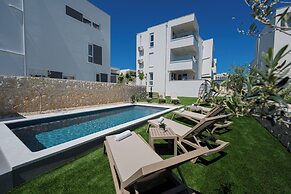 Salt & Stone-apartment with private pool