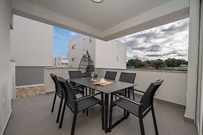 Salt & Stone-apartment with private pool