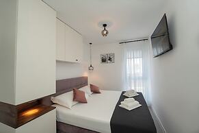 Salt & Stone-apartment with private pool