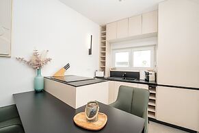 Salt & Stone-apartment with private pool
