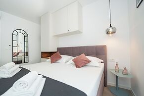 Salt & Stone-apartment with private pool