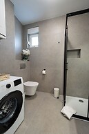 Salt & Stone-apartment with private pool