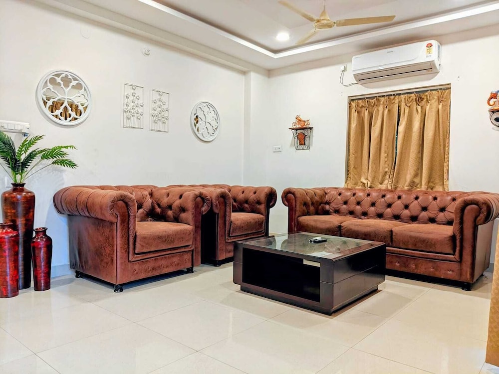 Crescent Stays Madhapur
