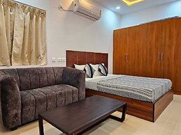 Crescent Stays Madhapur