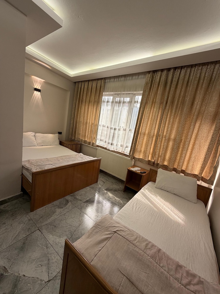 Hotel KONAK
