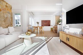 Private Terrace & Views. Manriquez