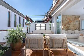 Private Terrace & Views. Manriquez