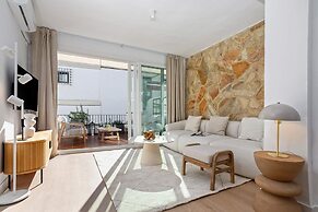 Private Terrace & Views. Manriquez