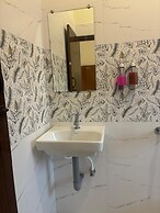 Inn12 By Blessings Hospitality