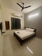 Inn12 By Blessings Hospitality