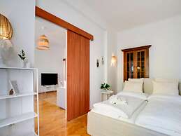 Arcadio - Modern Living