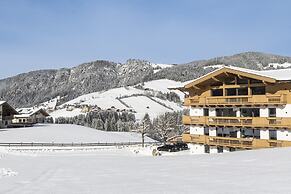 Alpine Apartment With View & Garden