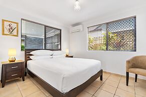 Spacious 1-bed Unit With Outdoor Patio Dining
