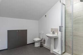The Elderns Spacious 2BR Netflix Parkingshops