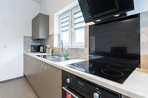 The Elderns Spacious 2BR Netflix Parkingshops
