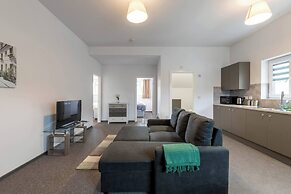 The Elderns Spacious 2BR Netflix Parkingshops