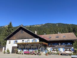 Nagelfluhhaus Hirsch