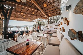 Coralli Seaside Resort