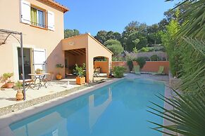 Villa With Clime and Private Pool