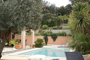 Villa With Clime and Private Pool