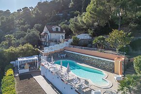 Villa Caroline, Private Pool and Sea View