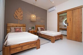 Luxury Hills Aparthotel