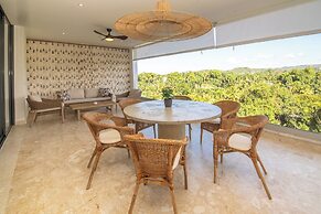 Luxury Hills Aparthotel