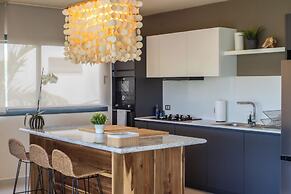 Luxury Hills Aparthotel