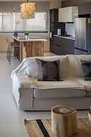 Luxury Hills Aparthotel
