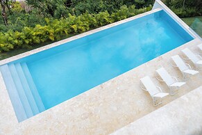 Luxury Hills Aparthotel