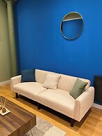 The Blue Loft - Modern City Apartment