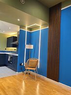 The Blue Loft - Modern City Apartment